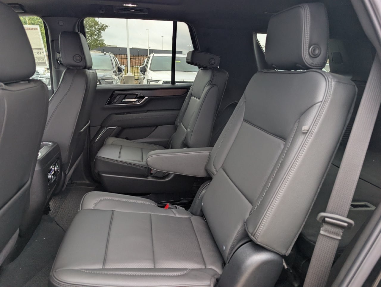 New 2027 GMC Yukon Denali w/ Sun & Power Step Package AWD/4WD image 20