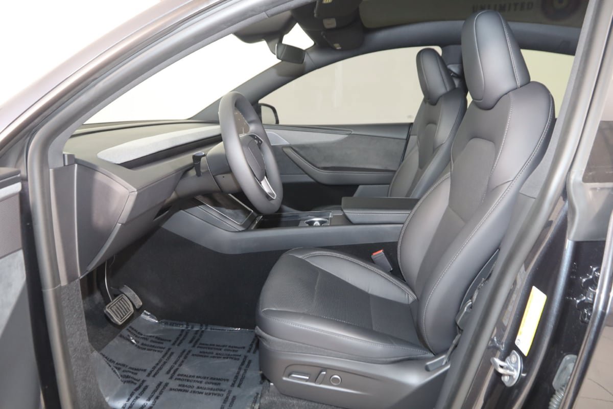 Used 2026 Tesla Model Y AWD image 13
