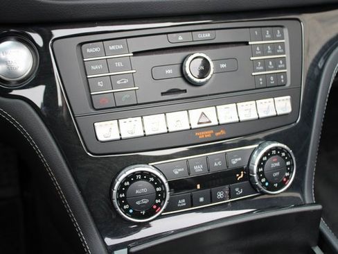 Used 2020 Mercedes-Benz SL 550 image 20