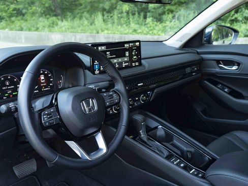 Used 2024 Honda Accord Touring image 16