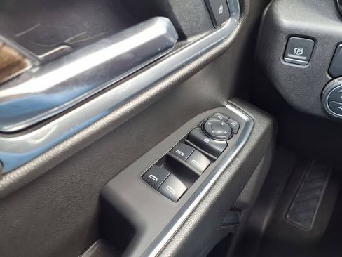 Used 2025 Chevrolet Silverado 1500 LT RWD image 19