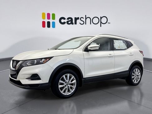 Used 2020 Nissan Rogue Sport SV image 1