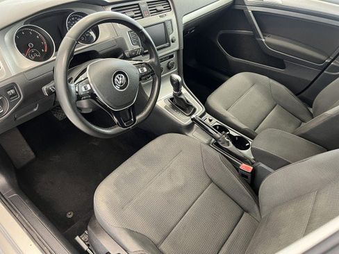 Used 2016 Volkswagen Golf S image 11