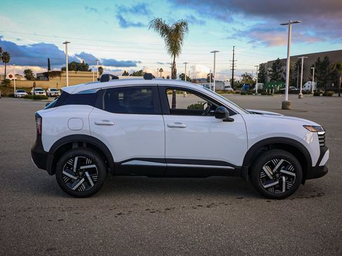 New 2026 Nissan Kicks SV image 3