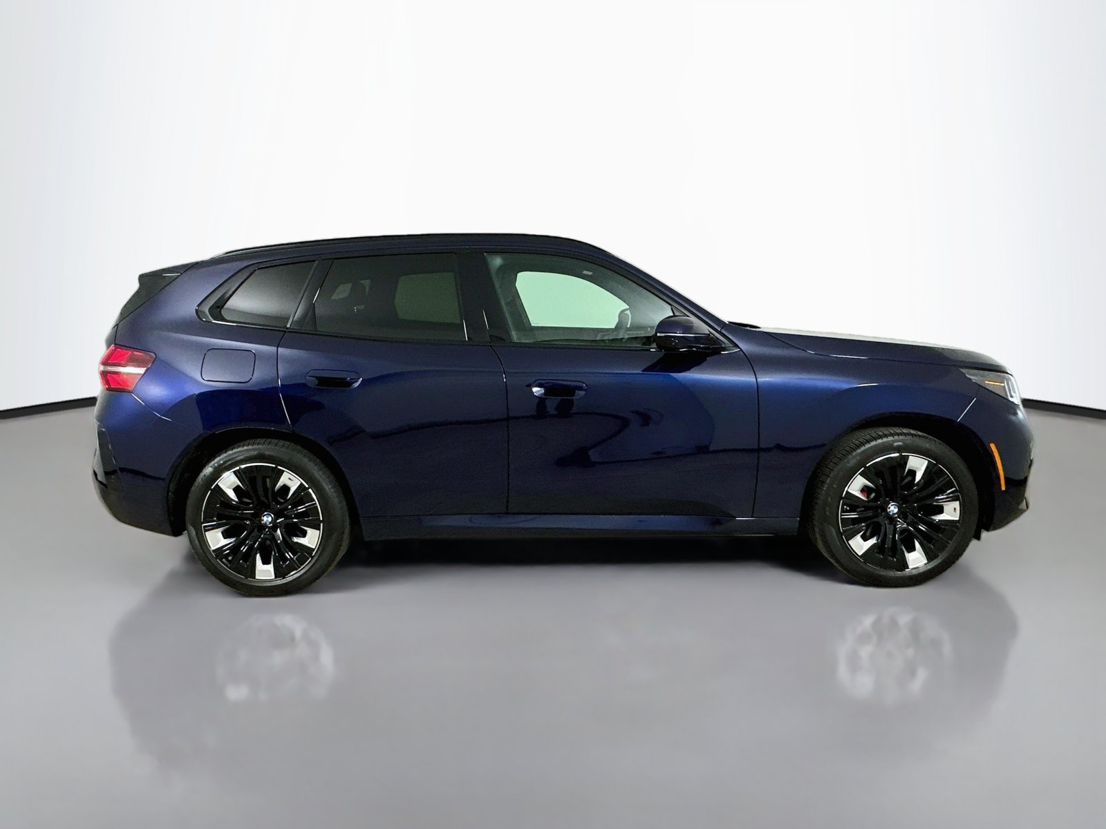 Used 2026 BMW X3 xDrive30i w/ Premium Package AWD/4WD image 4