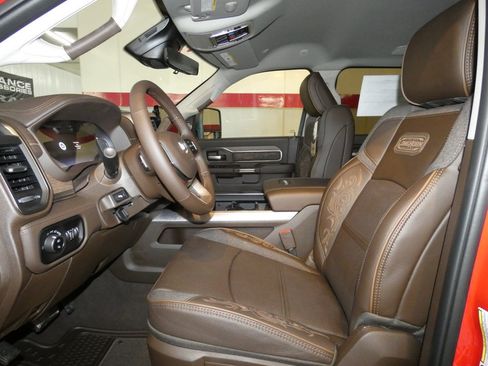 New 2026 RAM 2500 Limited AWD/4WD image 11