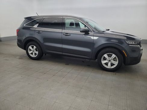 Used 2023 Kia Sorento LX FWD image 11