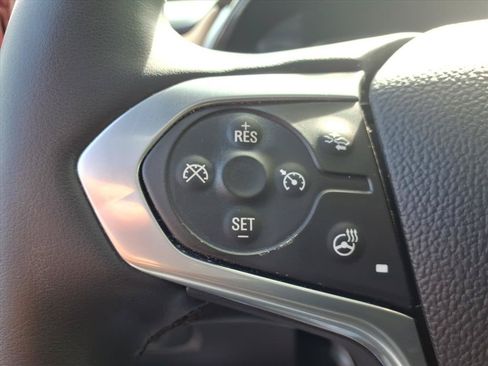 Used 2023 Chevrolet Traverse Premier FWD image 19