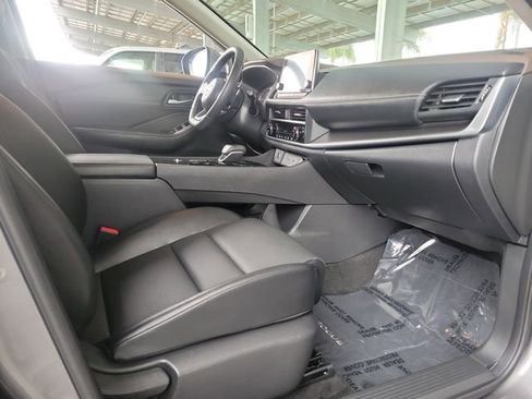 Used 2023 Nissan Rogue SV w/ SV Premium B Package FWD image 23