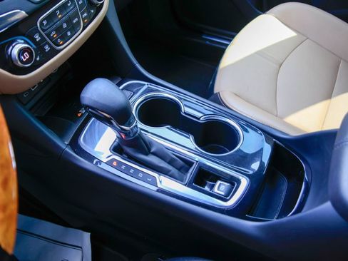 Used 2024 Chevrolet Equinox Premier FWD image 15