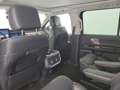 Used 2025 Ford Expedition Platinum AWD/4WD image 15