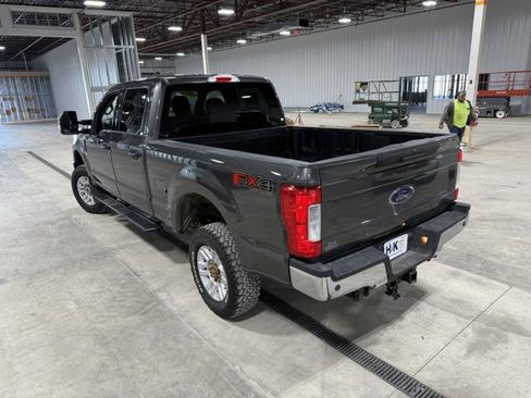 Used 2019 Ford F250 XLT w/ XLT Value Package image 38