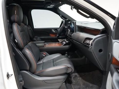 Used 2023 Lincoln Navigator Black Label image 39