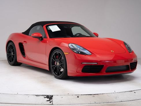 Certified 2025 Porsche 718 Boxster S RWD image 30