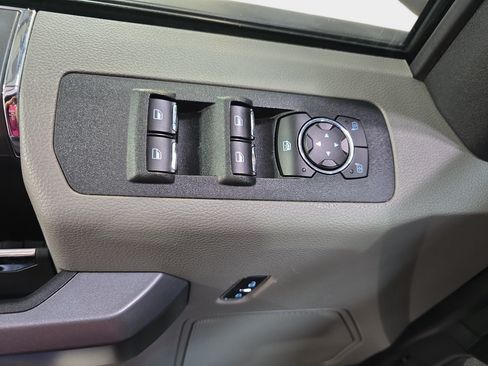 Used 2018 Ford F150 XLT w/ Equipment Group 302A Luxury AWD/4WD image 25