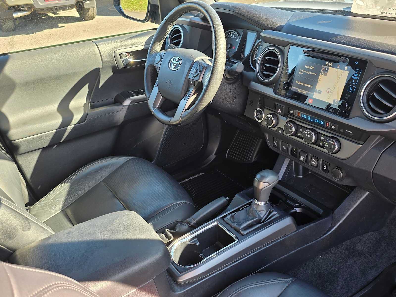 Certified 2019 Toyota Tacoma TRD Sport AWD/4WD image 11