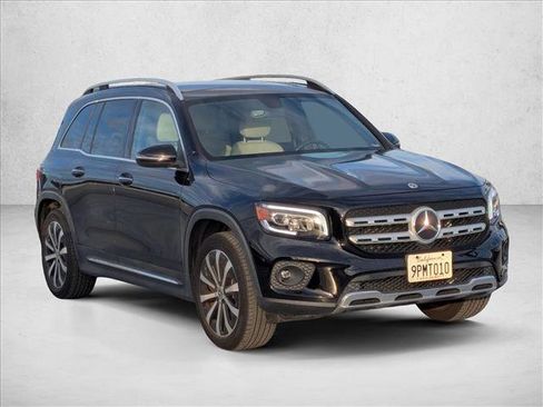 Used 2021 Mercedes-Benz GLB 250 GLB 250 w/ Premium Package image 3