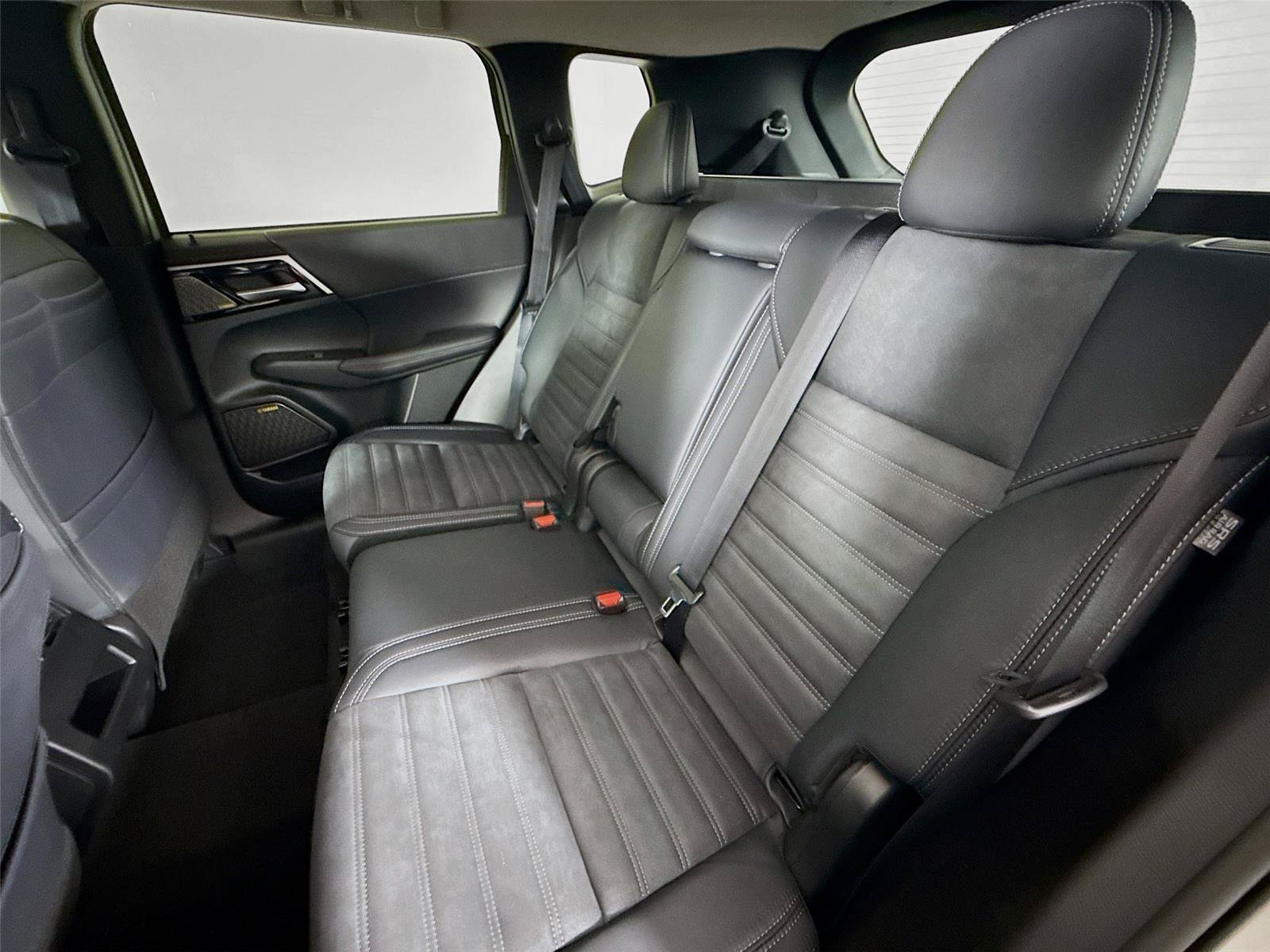 New 2026 Mitsubishi Outlander SE FWD image 17