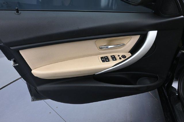 Used 2018 BMW 320i xDrive Sedan AWD/4WD image 26