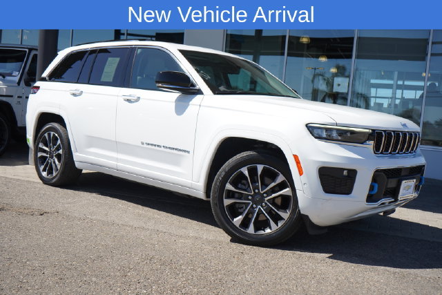 Used 2022 Jeep Grand Cherokee Overland w/ Luxury Tech Group IV AWD/4WD image 1