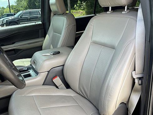 Used 2020 Ford Expedition XLT w/ Equipment Group 202A RWD image 13
