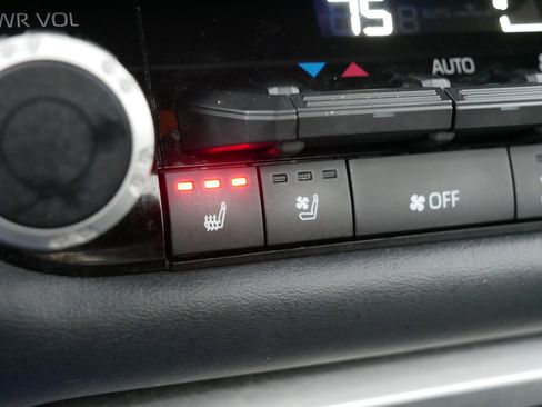 Used 2022 Toyota Tundra Platinum image 28