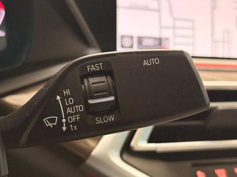 Used 2022 BMW X6 xDrive40i w/ Executive Package image 29