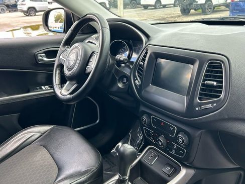 Used 2019 Jeep Compass Latitude image 30