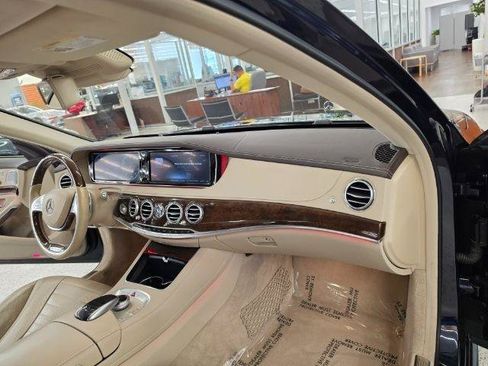 Used 2017 Mercedes-Benz S 550 4MATIC Sedan image 9