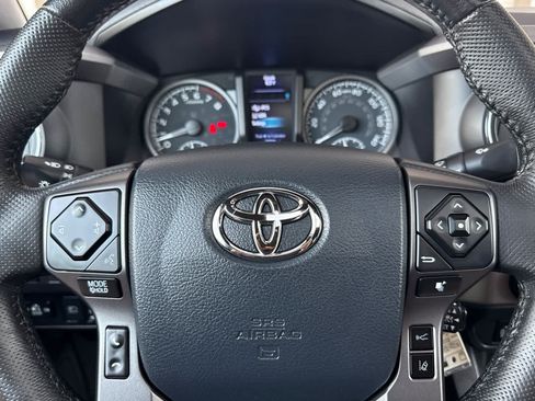 Used 2020 Toyota Tacoma TRD Off-Road w/ TRD Premium Off Road Package AWD/4WD image 22