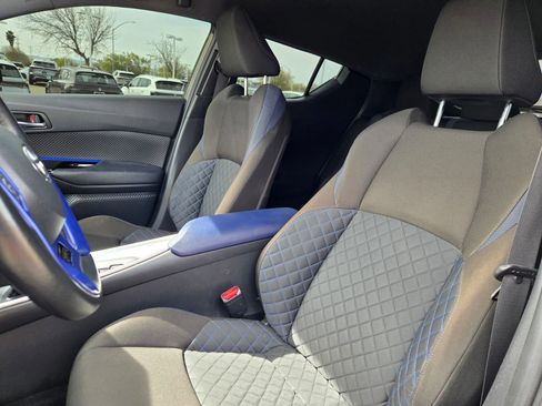 Used 2021 Toyota C-HR XLE FWD image 16