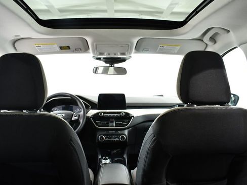 Used 2022 Ford Escape SE w/ SE Sport Appearance Package image 17