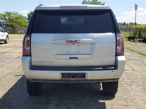 Used 2016 GMC Yukon XL SLT image 6