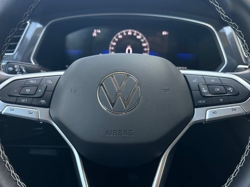 Used 2023 Volkswagen Tiguan SE FWD image 24