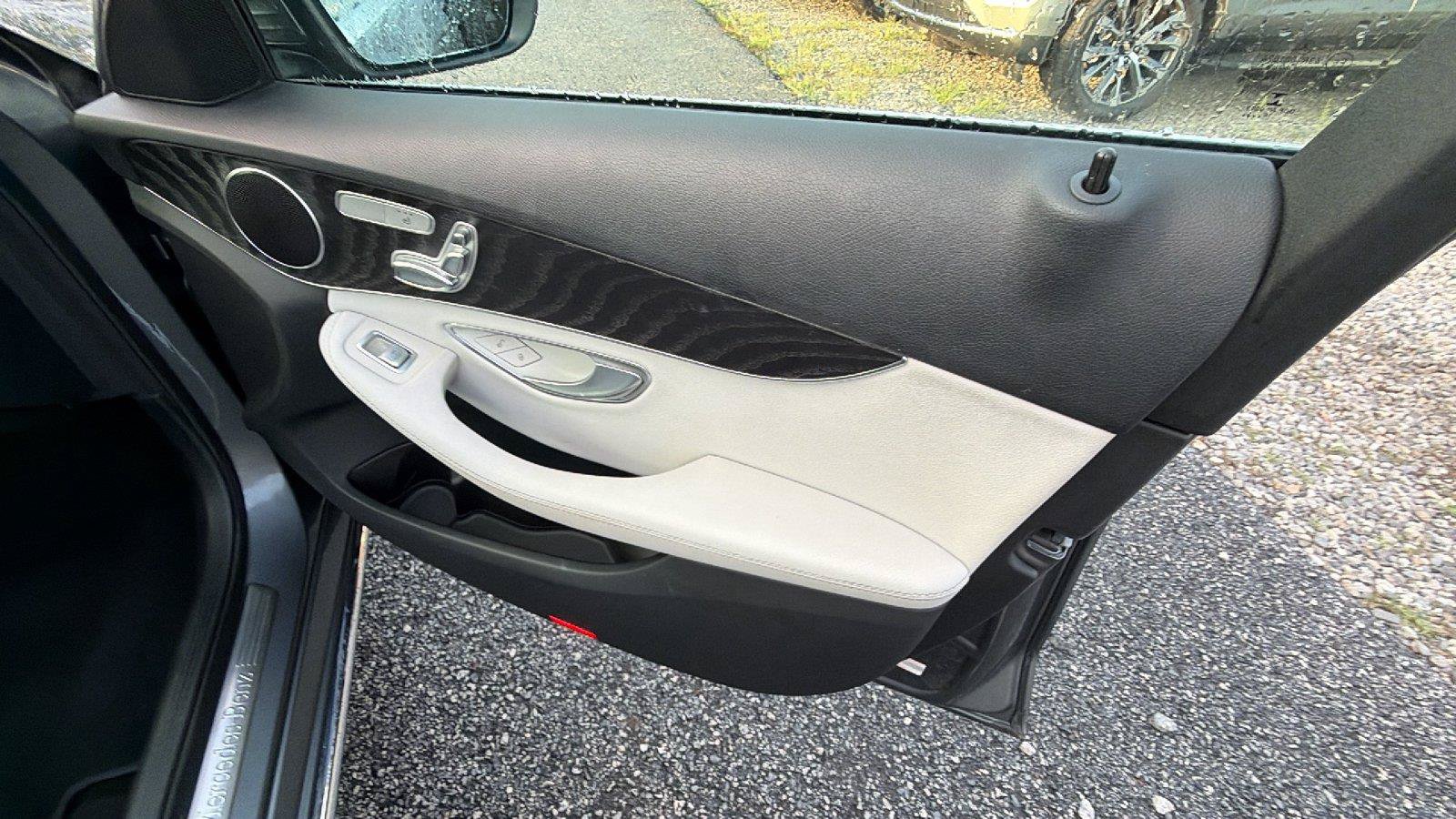 Used 2017 Mercedes-Benz C 300 Sedan image 16