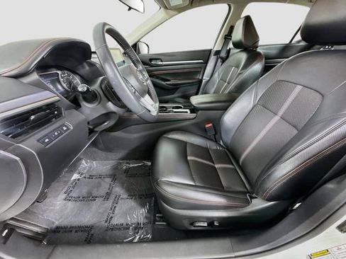 Used 2023 Nissan Altima 2.5 SR FWD image 19