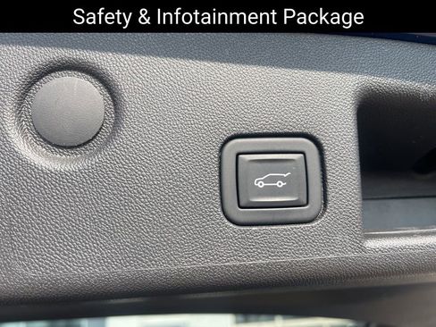 Used 2023 Chevrolet Equinox RS image 10