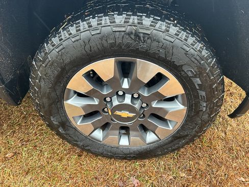 Used 2023 Chevrolet Silverado 2500 Custom w/ Custom Convenience Package image 32