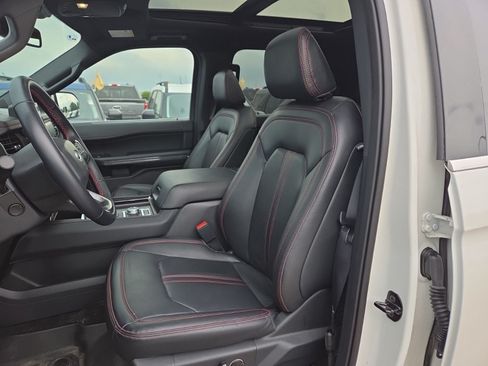 Used 2024 Ford Expedition Limited AWD/4WD image 9