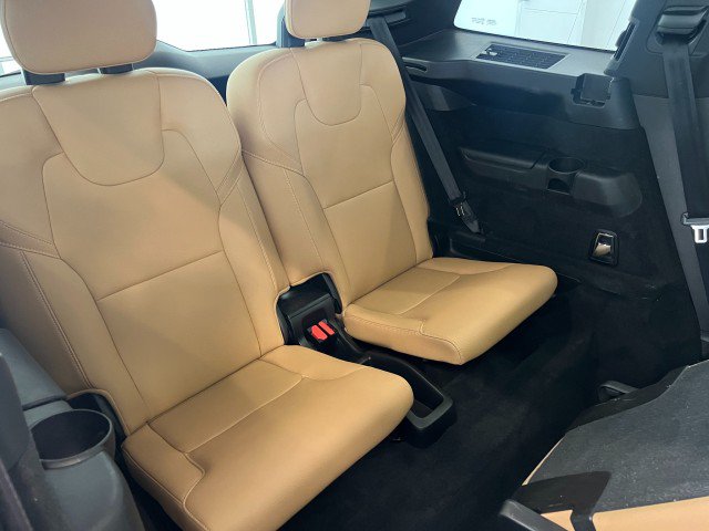 Used 2018 Volvo XC90 T6 Momentum w/ Momentum Plus Package AWD/4WD image 28