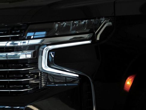 Used 2023 Chevrolet Tahoe LT w/ Luxury Package AWD/4WD image 16