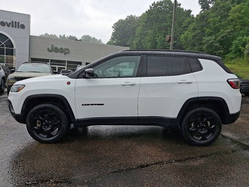 Certified 2024 Jeep Compass Trailhawk AWD/4WD image 7