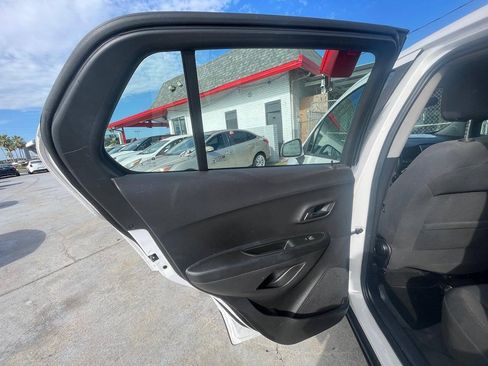 Used 2019 Chevrolet Trax LS FWD image 10