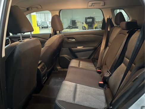 Used 2025 Nissan Rogue SV image 8