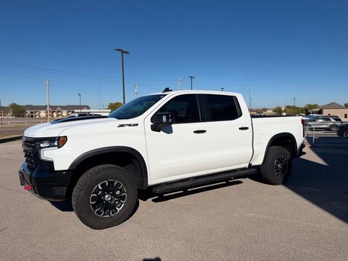 Used 2024 Chevrolet Silverado 1500 ZR2 w/ Technology Package AWD/4WD image 12
