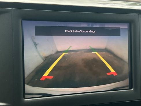 Used 2022 Chrysler Voyager LX FWD image 19