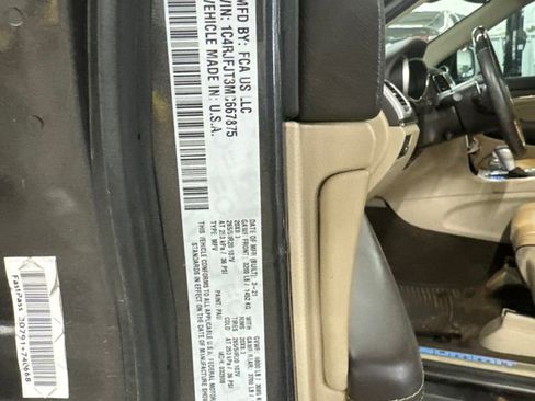 Used 2021 Jeep Grand Cherokee Summit AWD/4WD image 5