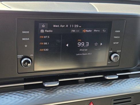 Used 2024 Kia Carnival LX FWD image 21