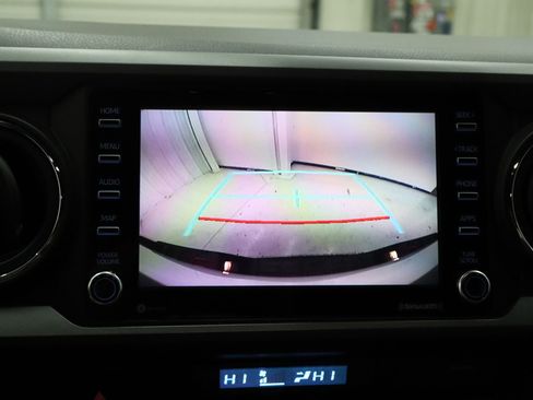 Used 2022 Toyota Tacoma TRD Sport w/ Technology Package image 23