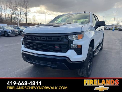 Used 2025 Chevrolet Silverado 1500 Custom Trail Boss w/ Turbomax Blackout Package image 4